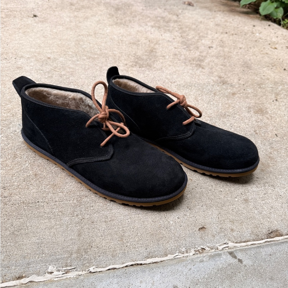 UGG Men's Black Suede Lace-Up Chukka with Brown Laces | Size 13 - Picture 2 of 4